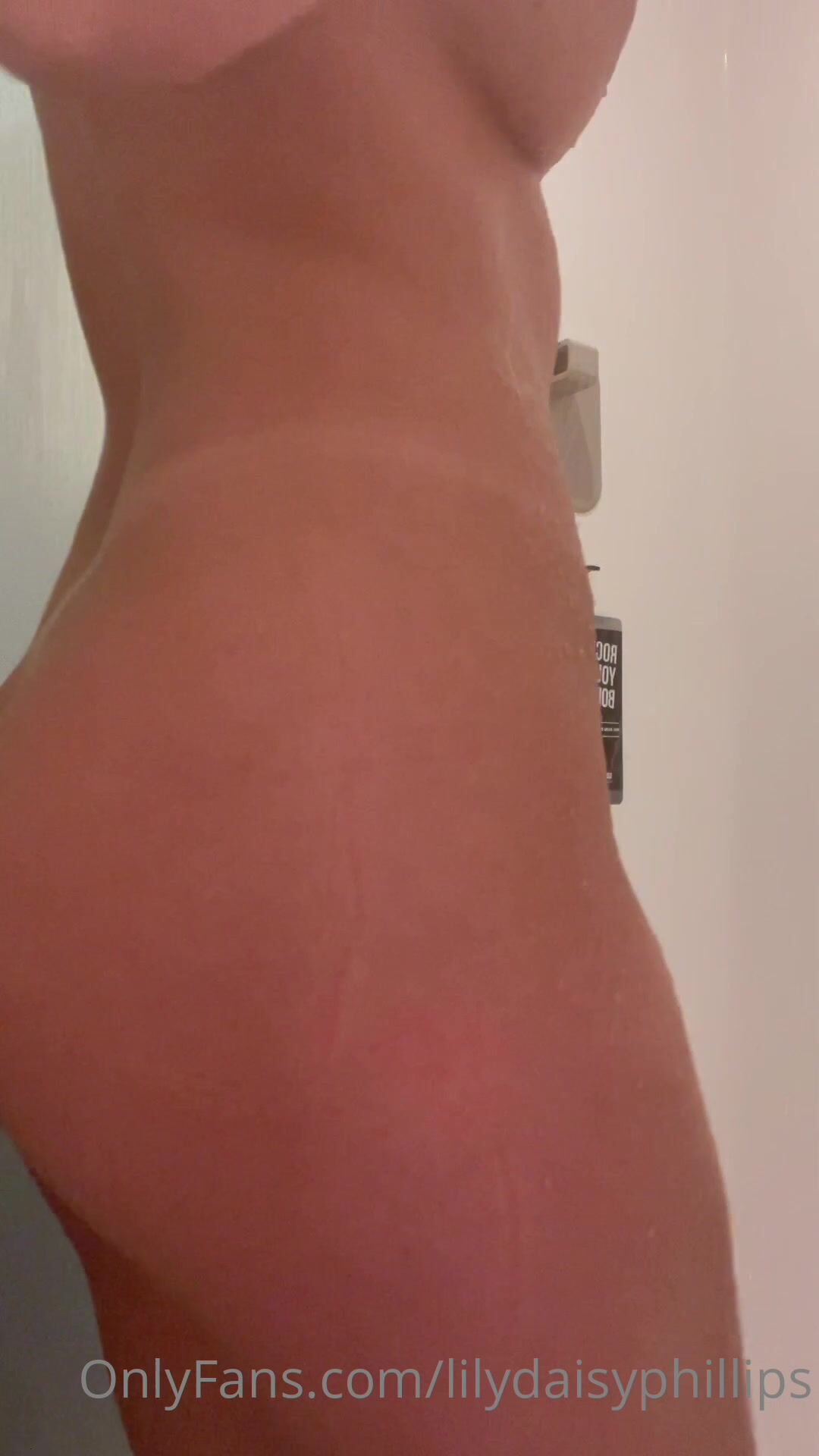 Big Ass Of LilyDaisyPhillips In The Shower