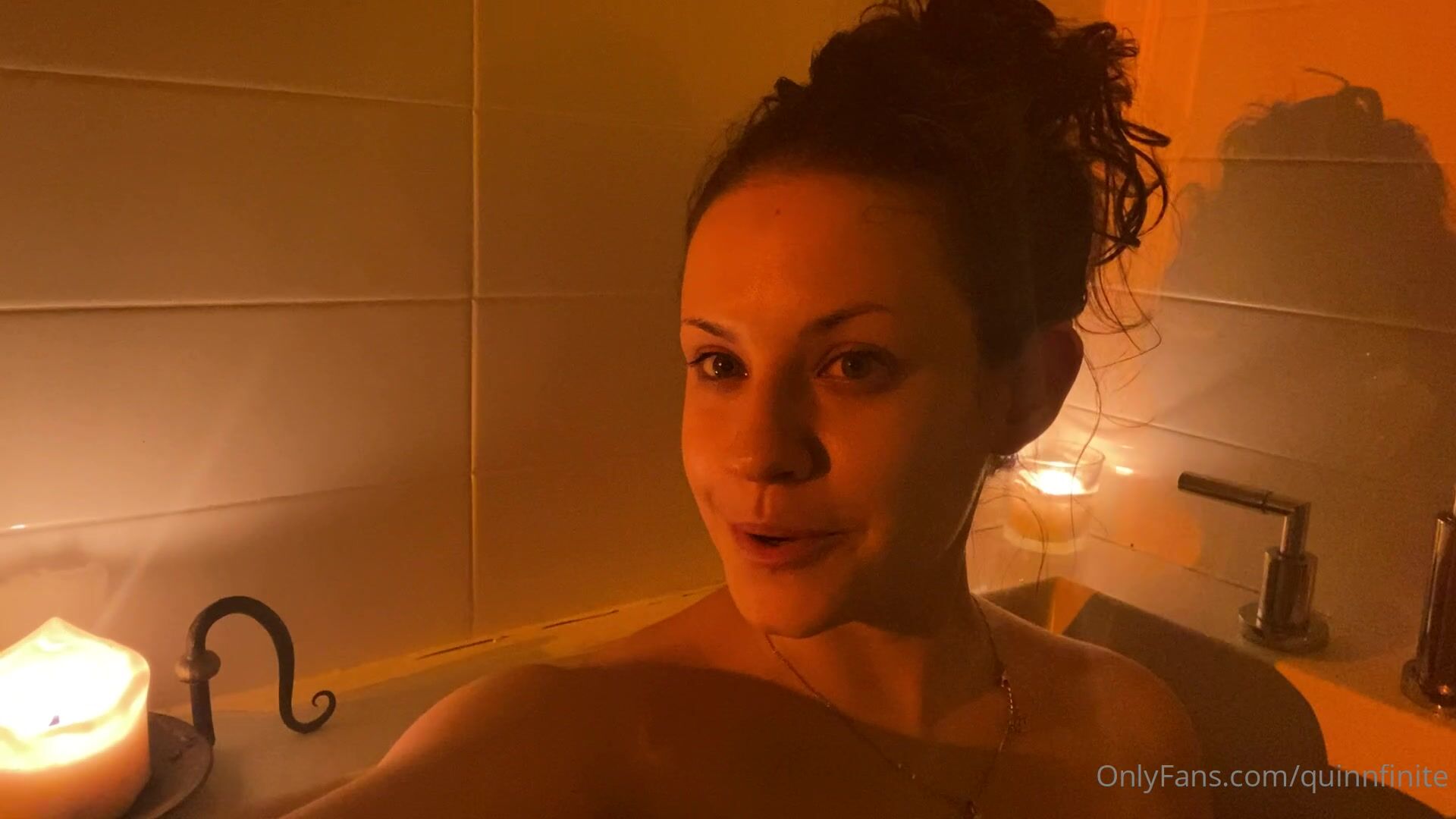 QuinnFinite In The Bath Tub