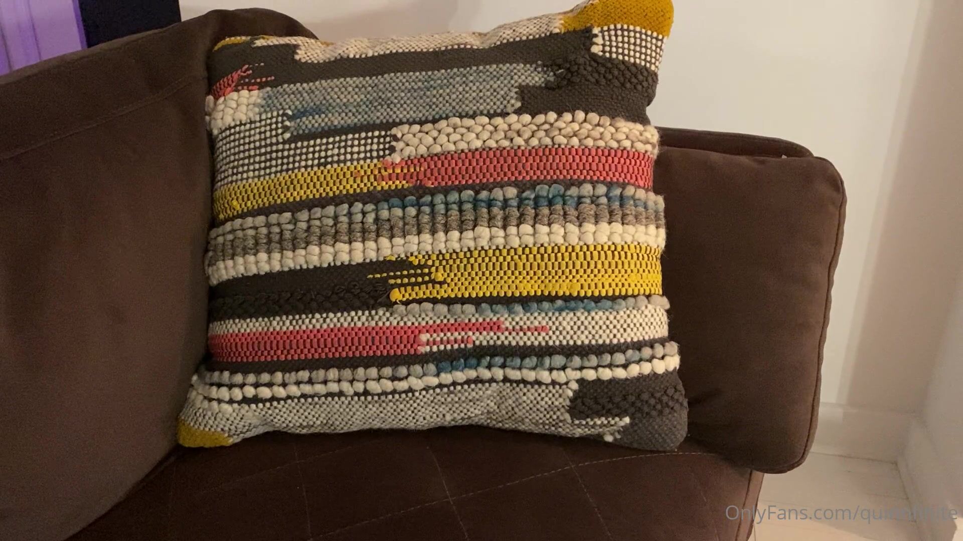 QuinnFinite Flashing Tits On The Couch