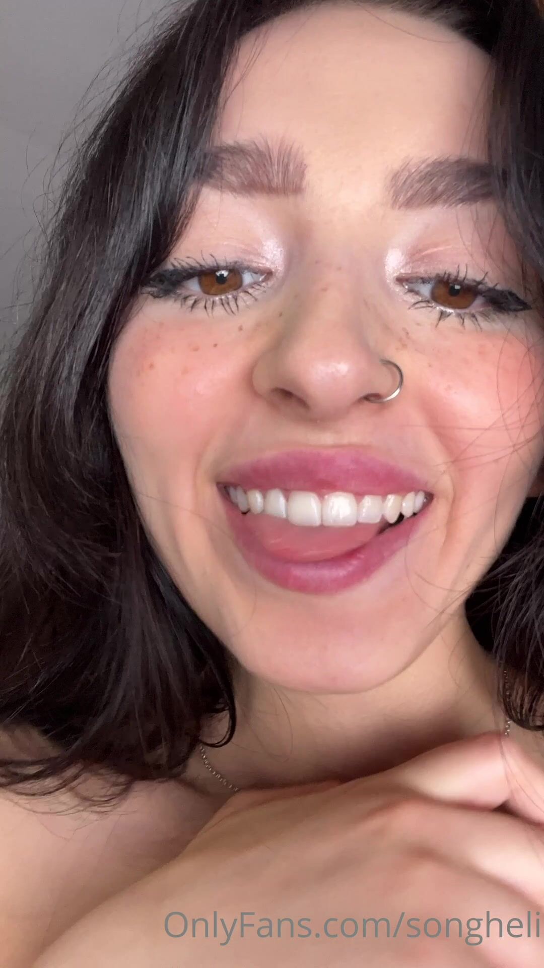 SongHeli Teasing Pussy With Fingers