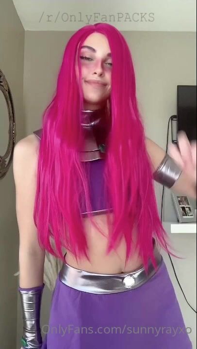 Sunny Ray Shakes Booty