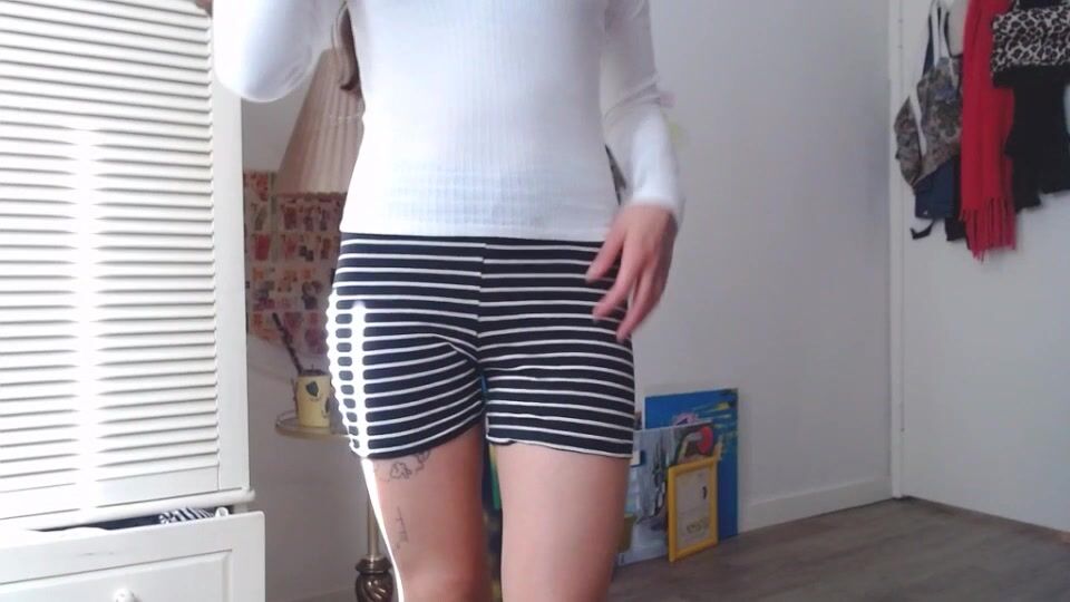 Chloe Noa Striptease