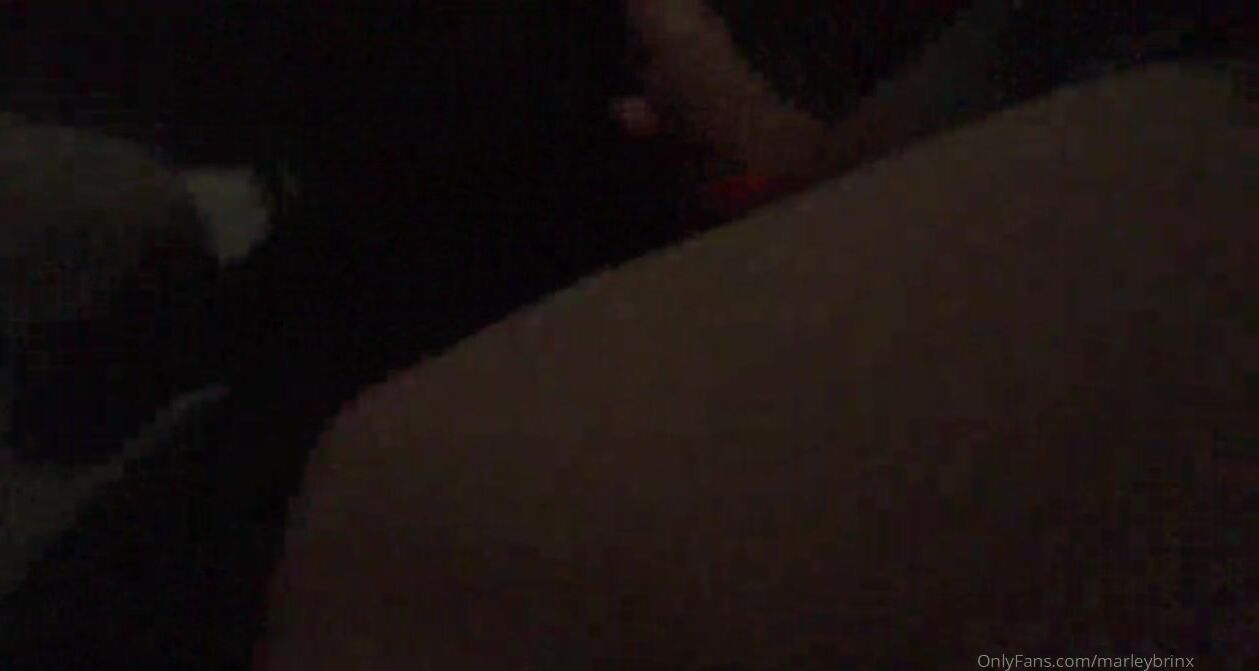 Marleybrinx Gives Blowjob In The Middle Of The Night