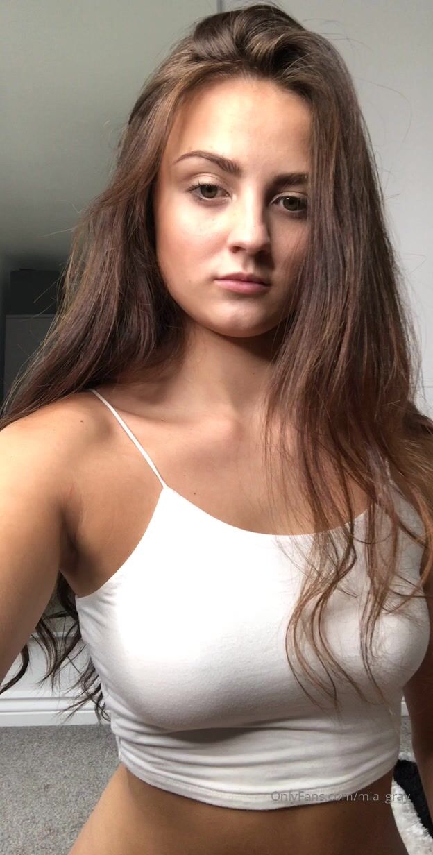 Summer Brookes Reveals Tits