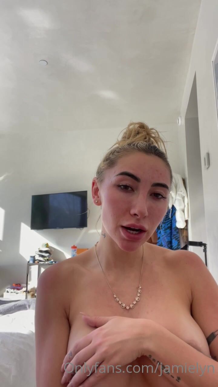 Jamie Lynn Shakes Booty
