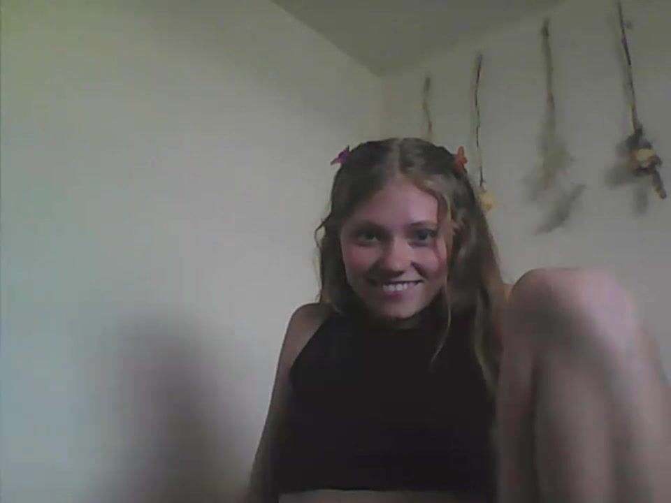 Chaotic Muse Spanks Ass On Amateur Cam