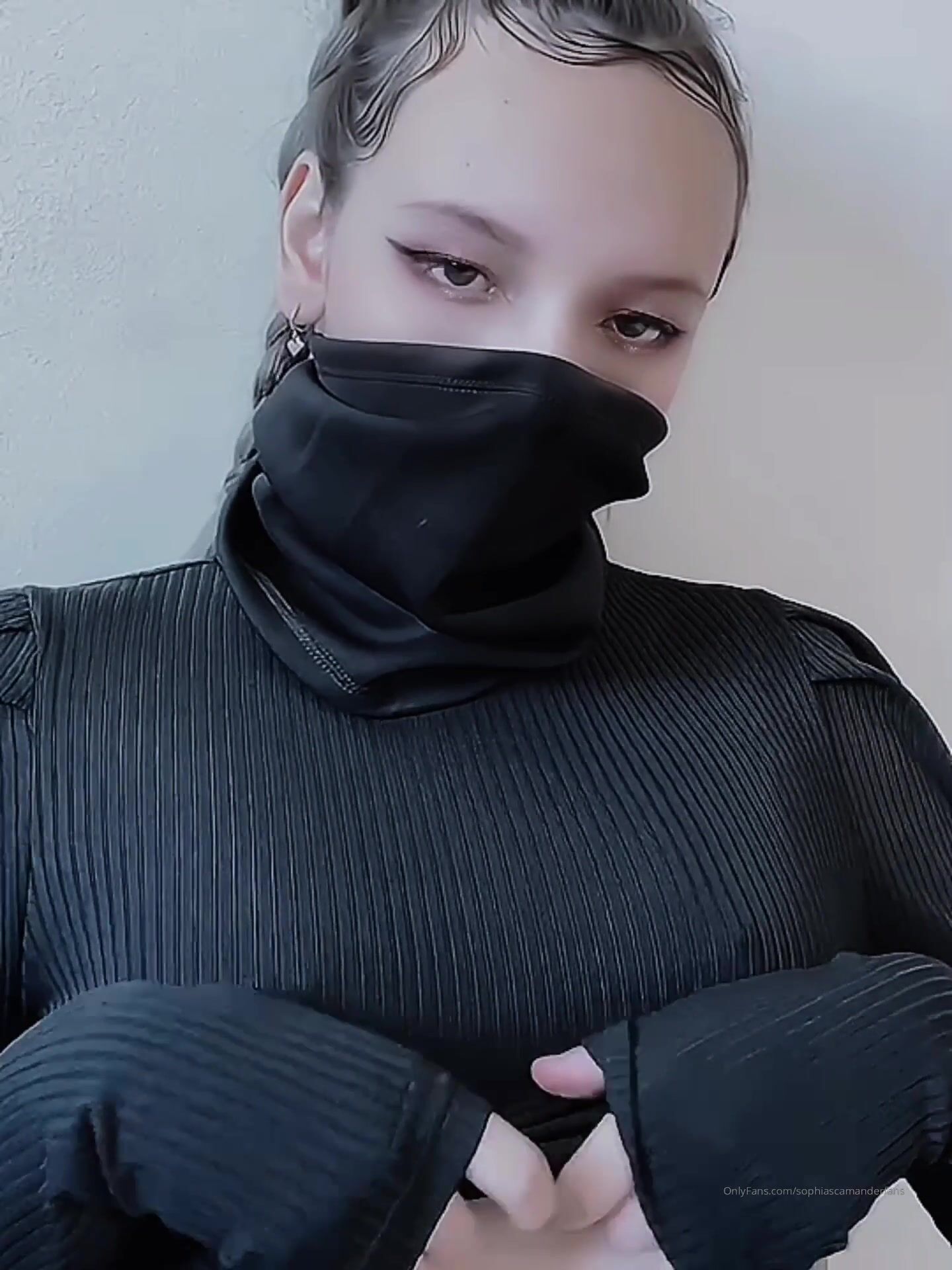 Sophia Scamander Playing With Tits On Cam