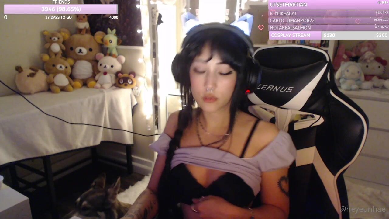 Heyeunhae Flashing Tits On Cam