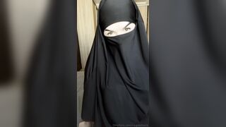 Gala Black Masturbates In Sexy Lingerie And Hijab