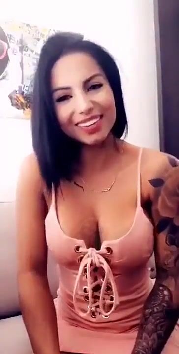 Diana Rivera Strips To Play With Sex Toys On Live Stream