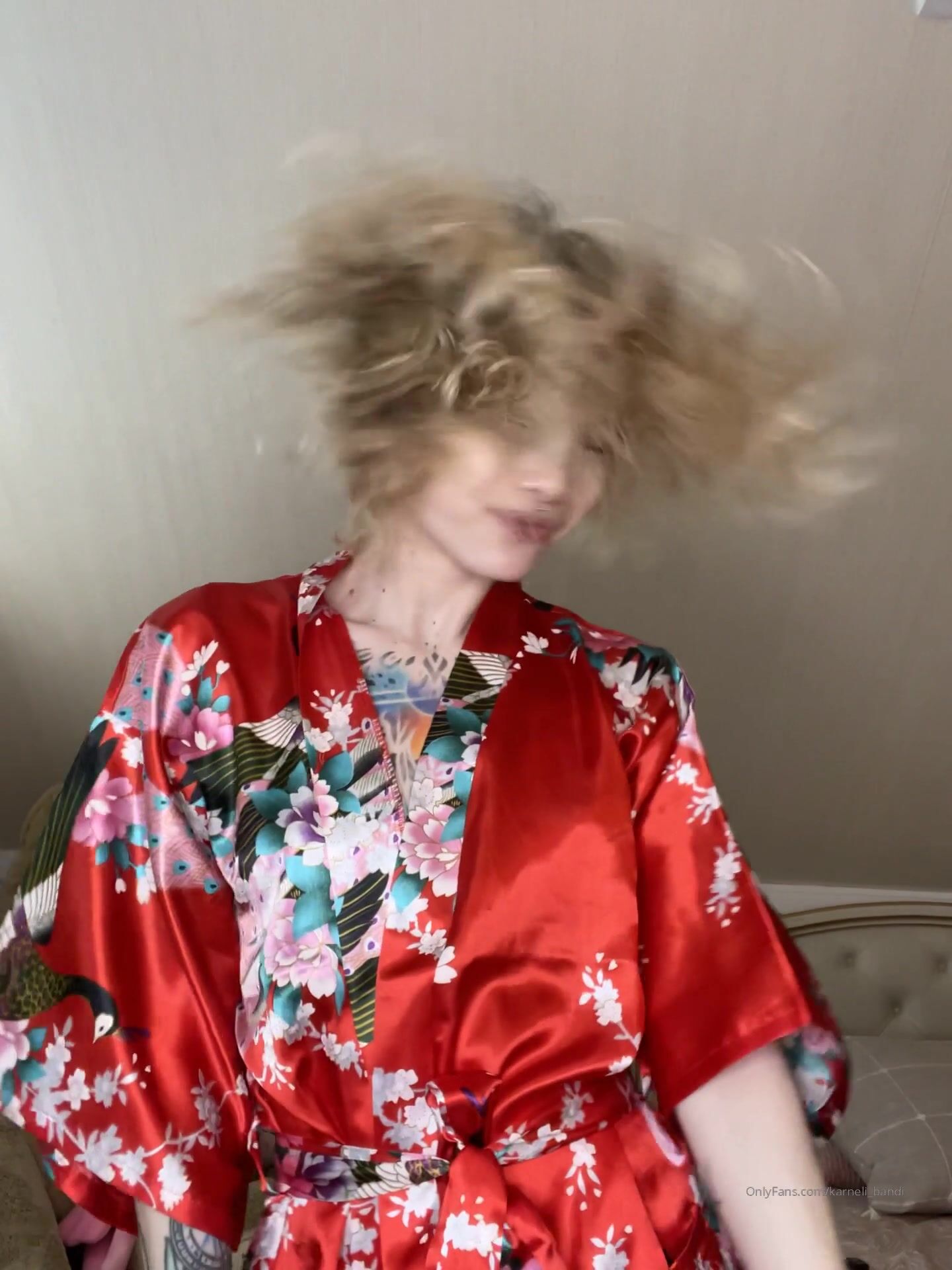 Karneli Bandi Teasing With Tits