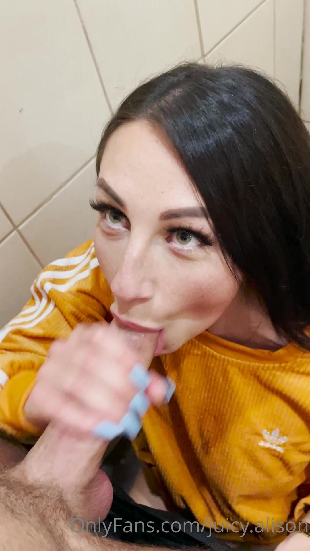 Juicy Alison Blowjob In Public