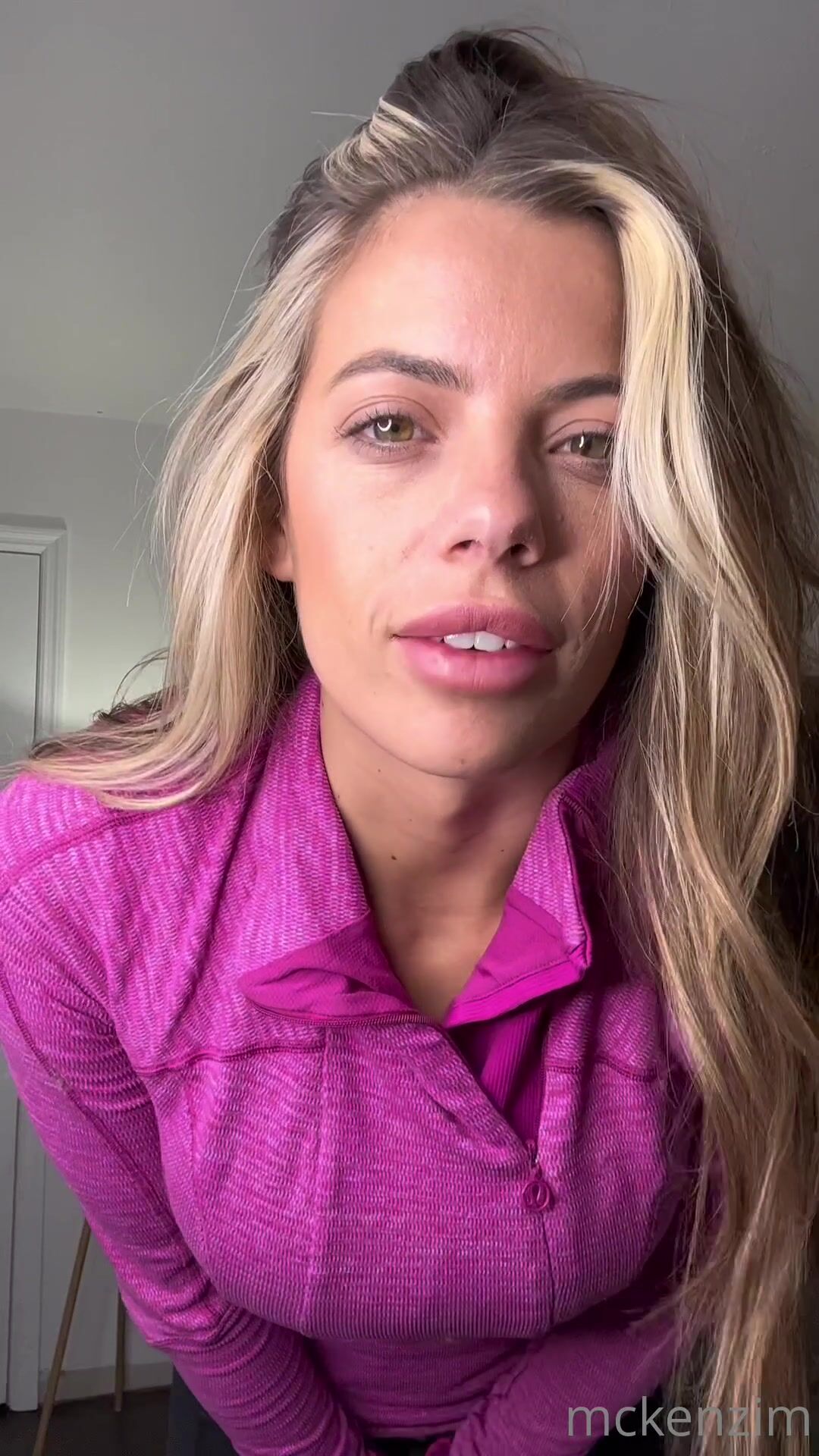 Getnzked Gets Fully Nude