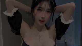 Yunjini Ahegao With Tits Close Up