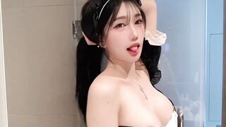 Yunjini Ahegao With Tits Close Up