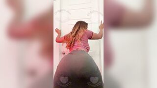 Zienna Brooks Shakes Booty In Slow Motion