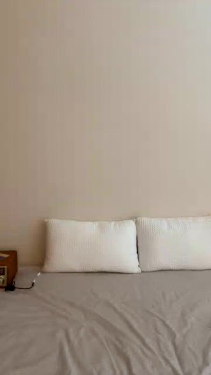 Kateelife Strips Naked And Masturbates Pussy Close Up