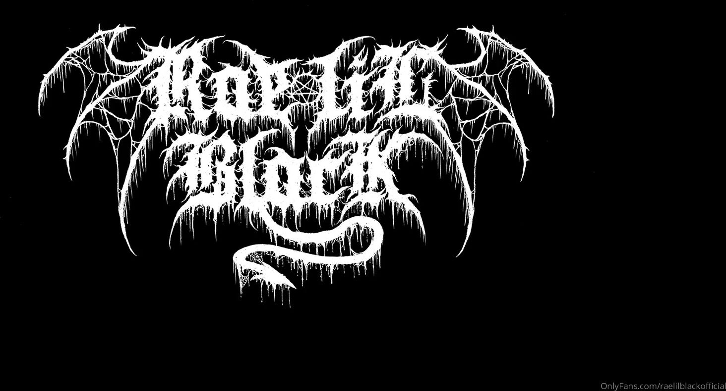 Rae Lil Black Creamy Pussy Fucking Big Dildo in Close Up View