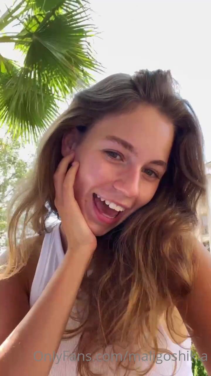 Anna Malygon Wet Shirt In The Pool