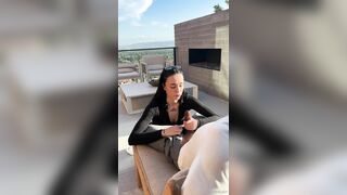 Queen Kalin Risky Outdoor Blowjob