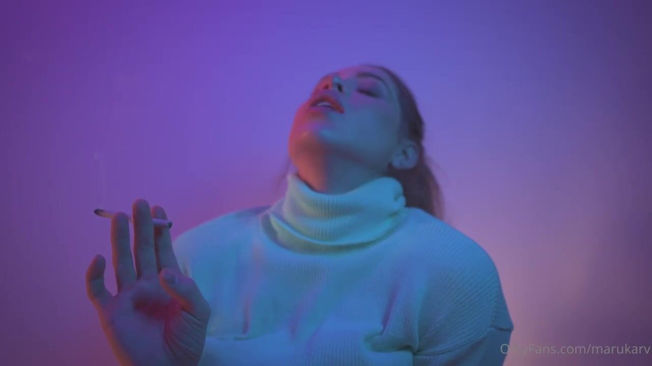 Smoking Maru Karv Anal Play With Dildo