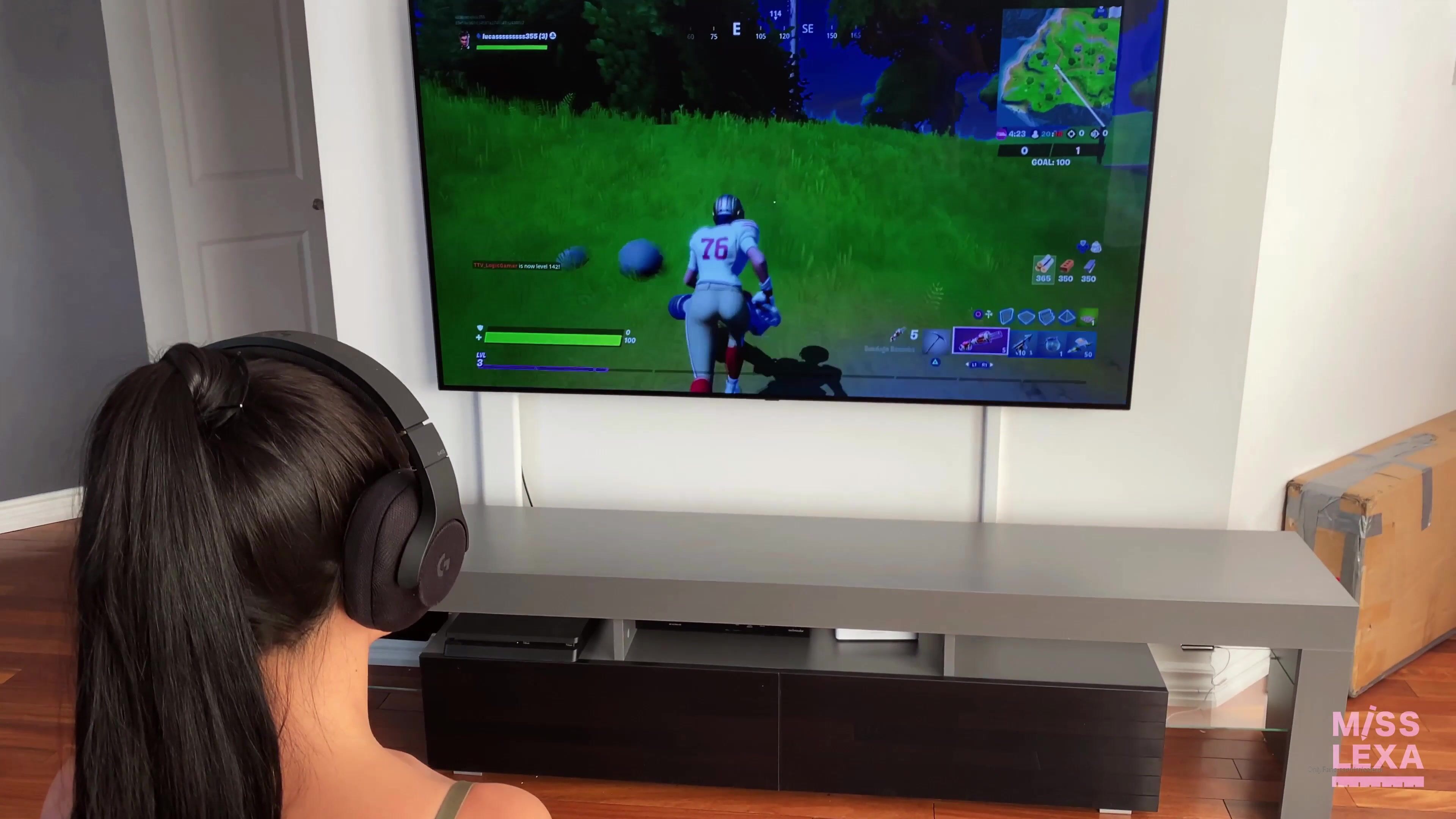 Gamer Chick Miss Lexa Playing For Cumshot Reward