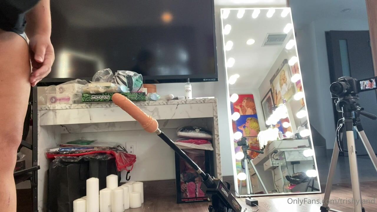 Trisha Paytas Big Ass Getting Fucked by Dildo Sex Machine