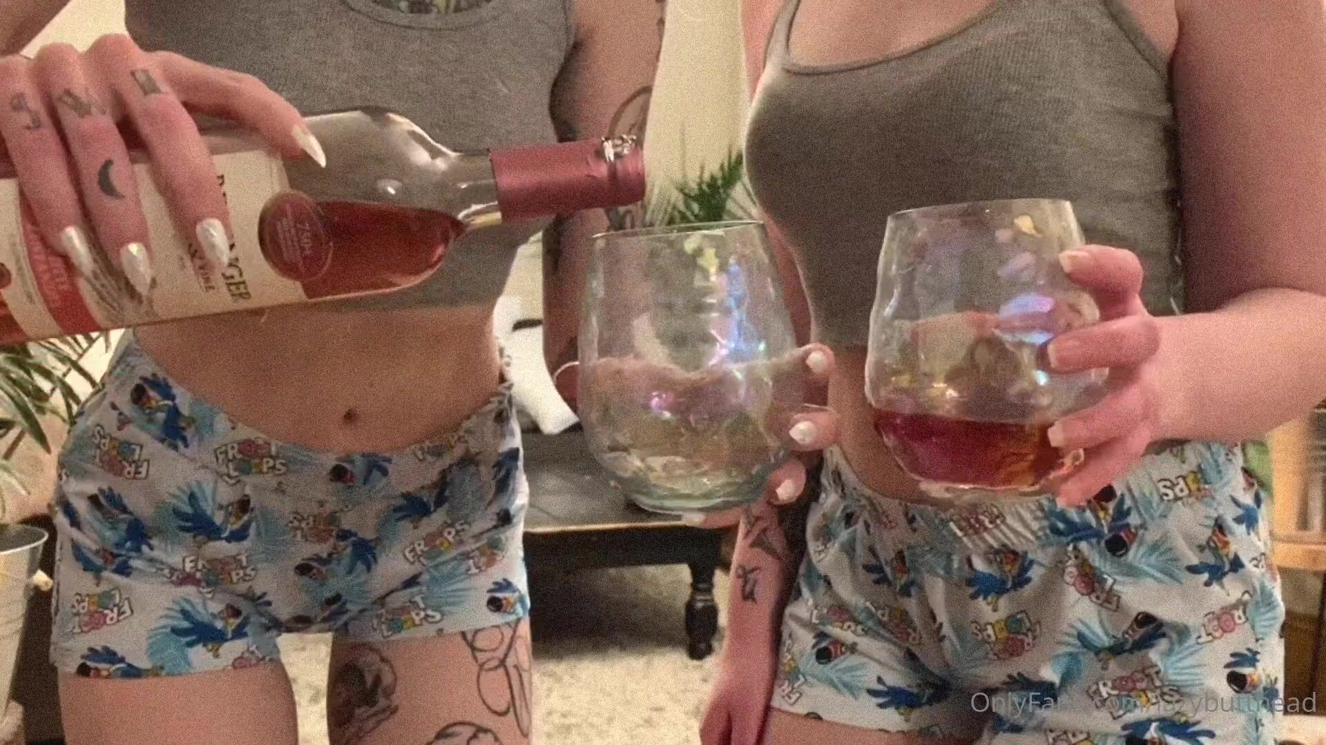 Lazybutthead Lesbian Party Time