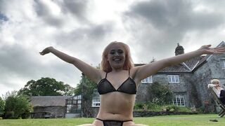 Buffbihhbandittt Bouncing Tits In The Garden