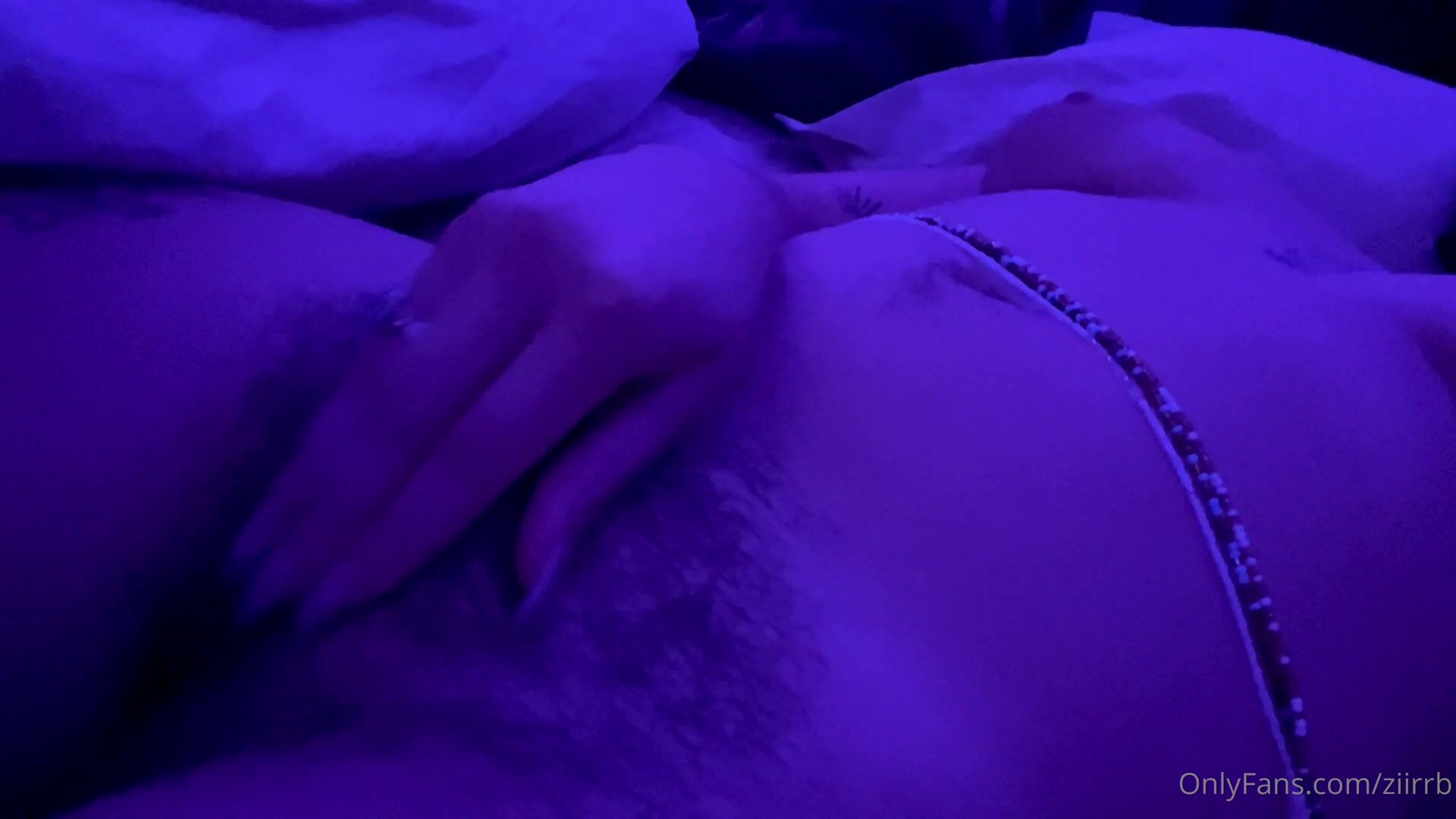 Ziirrb Playing With Hairy Pussy