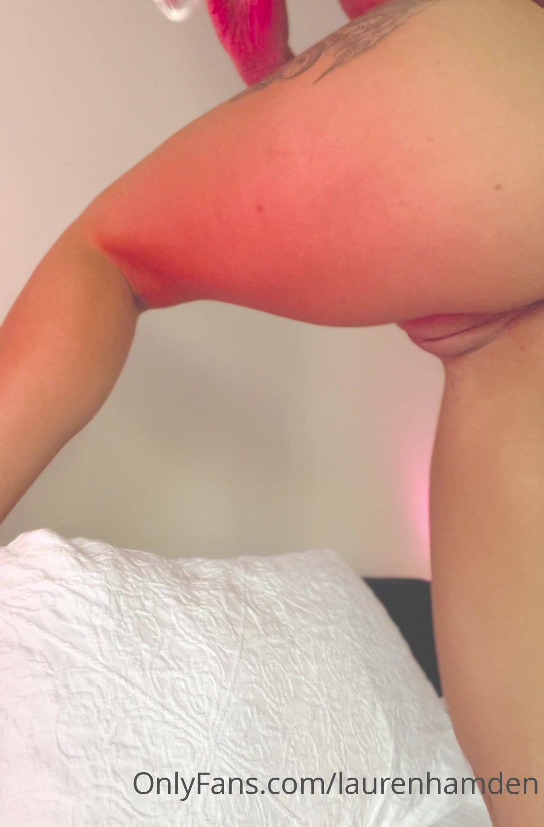 Aussie Lozza Standing Pussy Fuck With Dildo