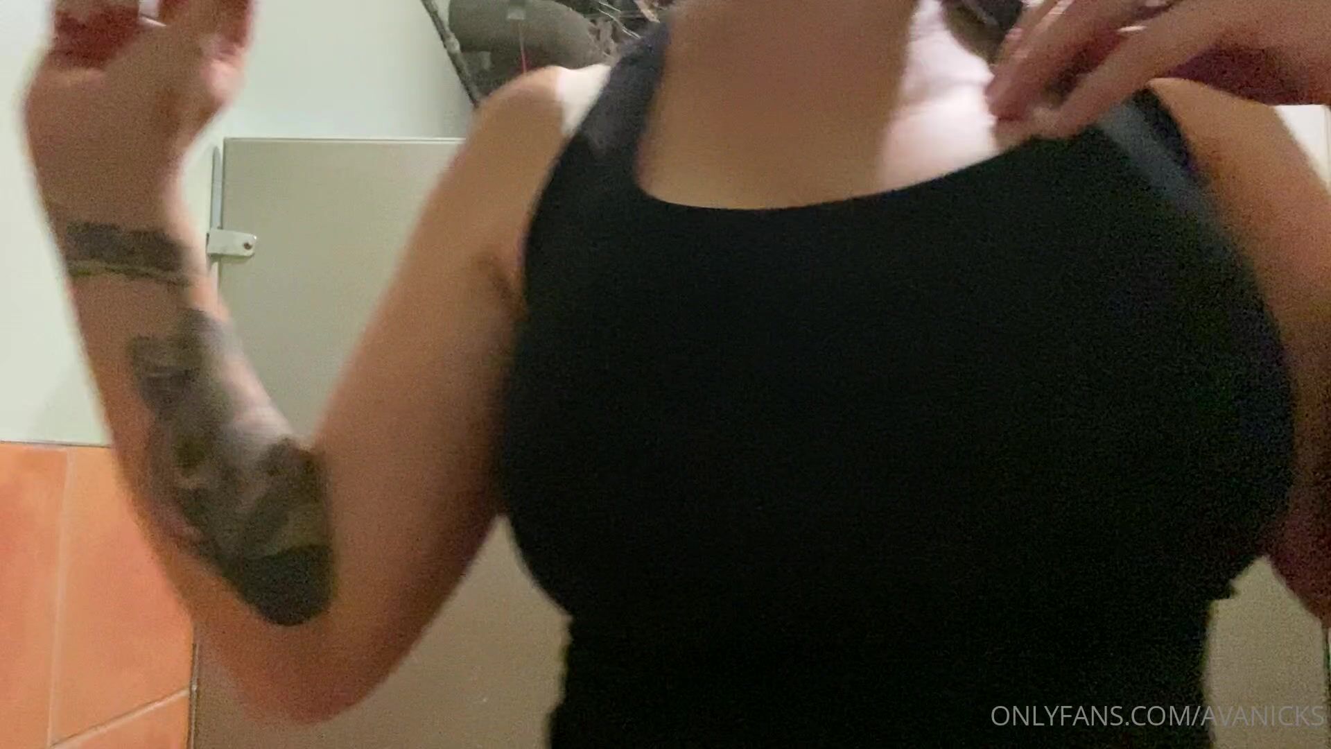 Ava Nicks Bouncing Tits Close Up