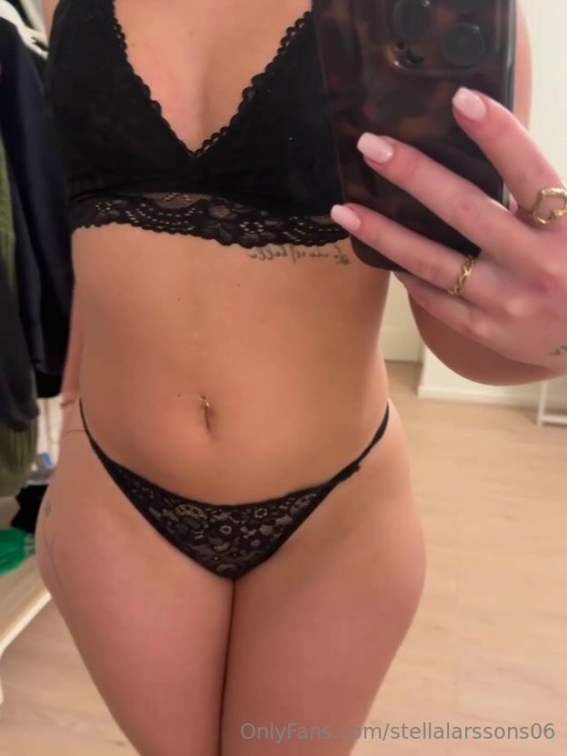 stellalarssons06 swedish onlyfans teen showing her big ass