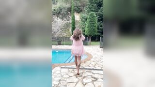 swedish onlyfans girl Michelle Svendsen strip and jump in the pool