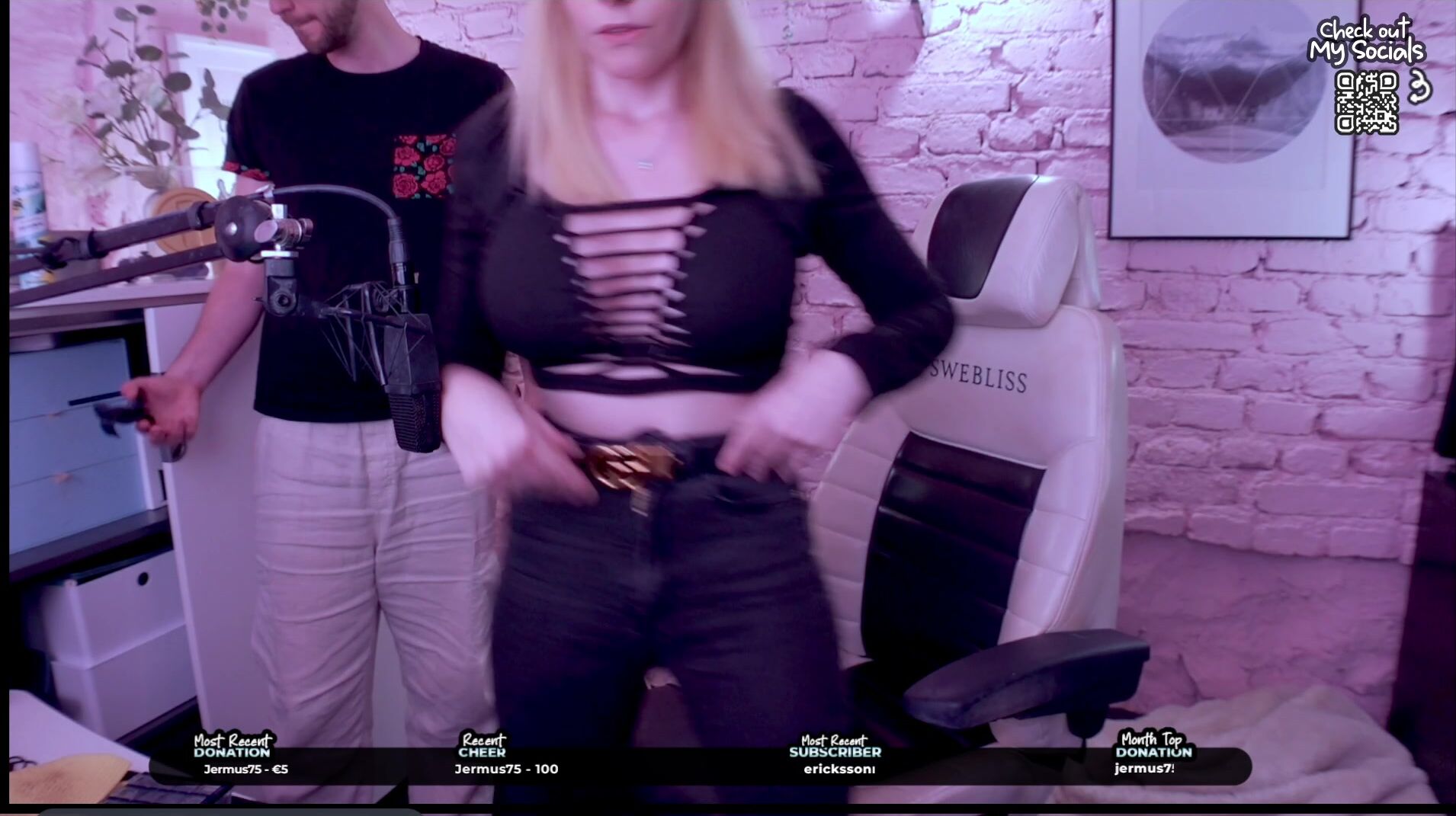 swedish twtich streamer Swebliss with big tits