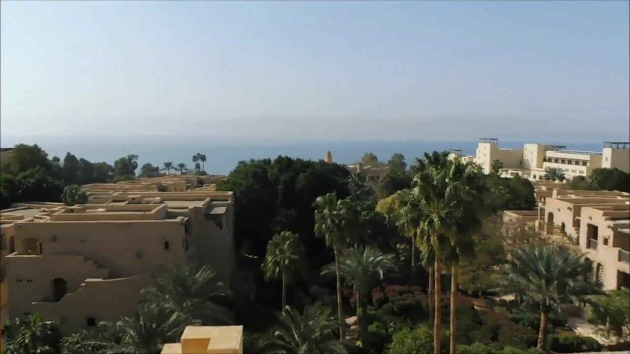 Amateur Babe Blows & Swallows on a Jordan Balcony