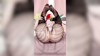 QUEEN_EGIRL27