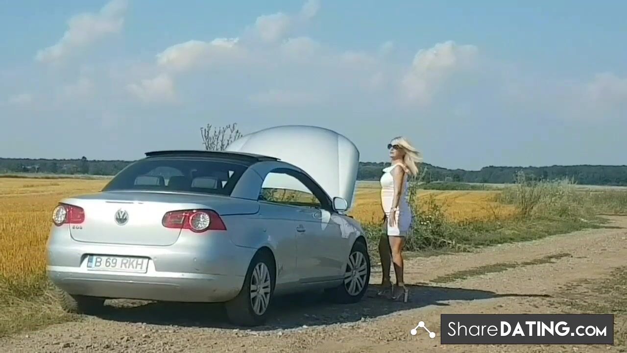 Stranger Fucks Big-Titted Blonde Mature Amateur in Car