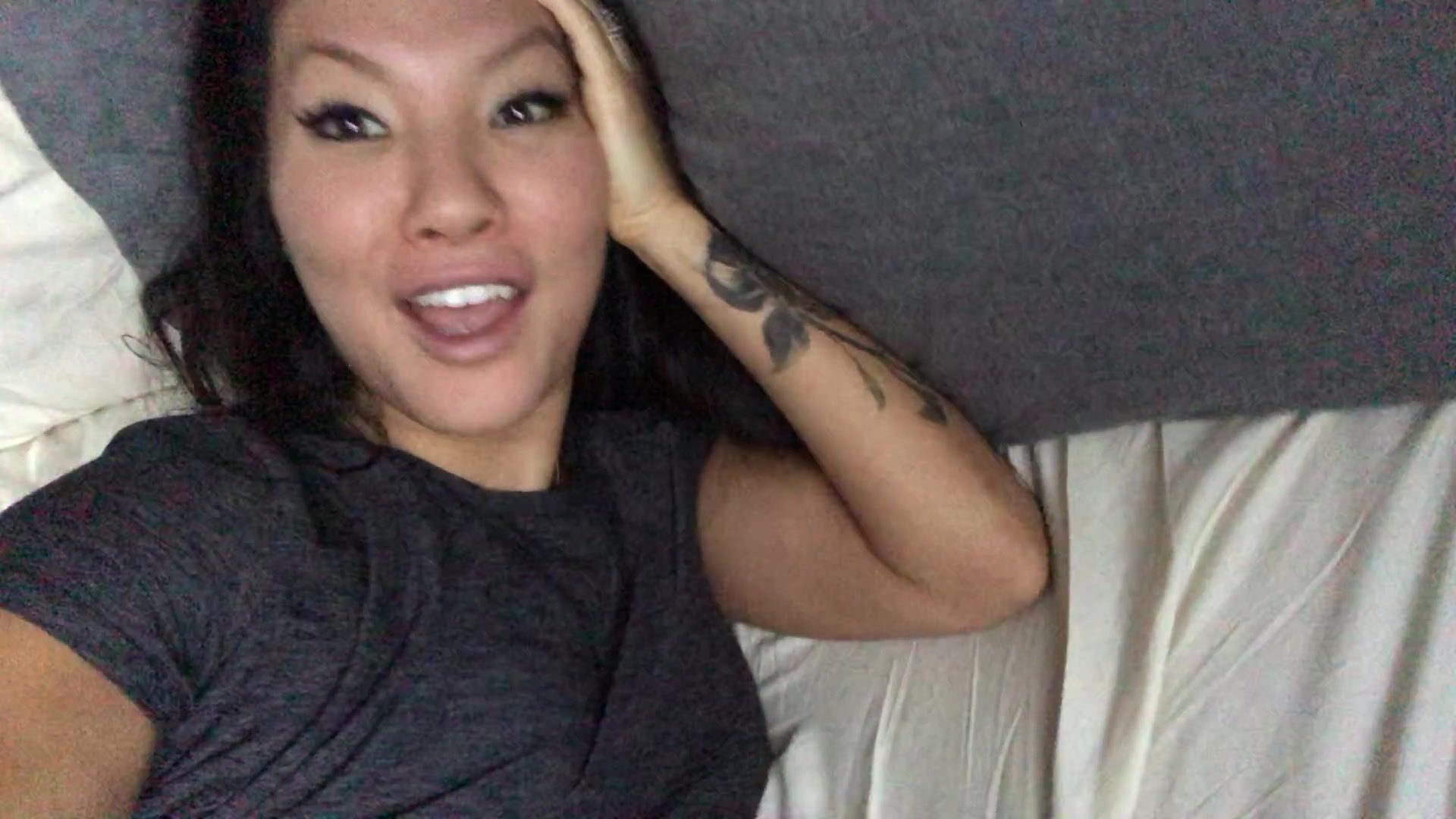 Asa Akira Masturbates On Cam
