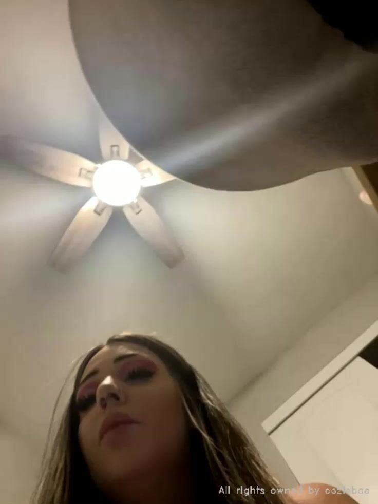 Coziebae Fucks With Dildo While Buttplug In The Ass