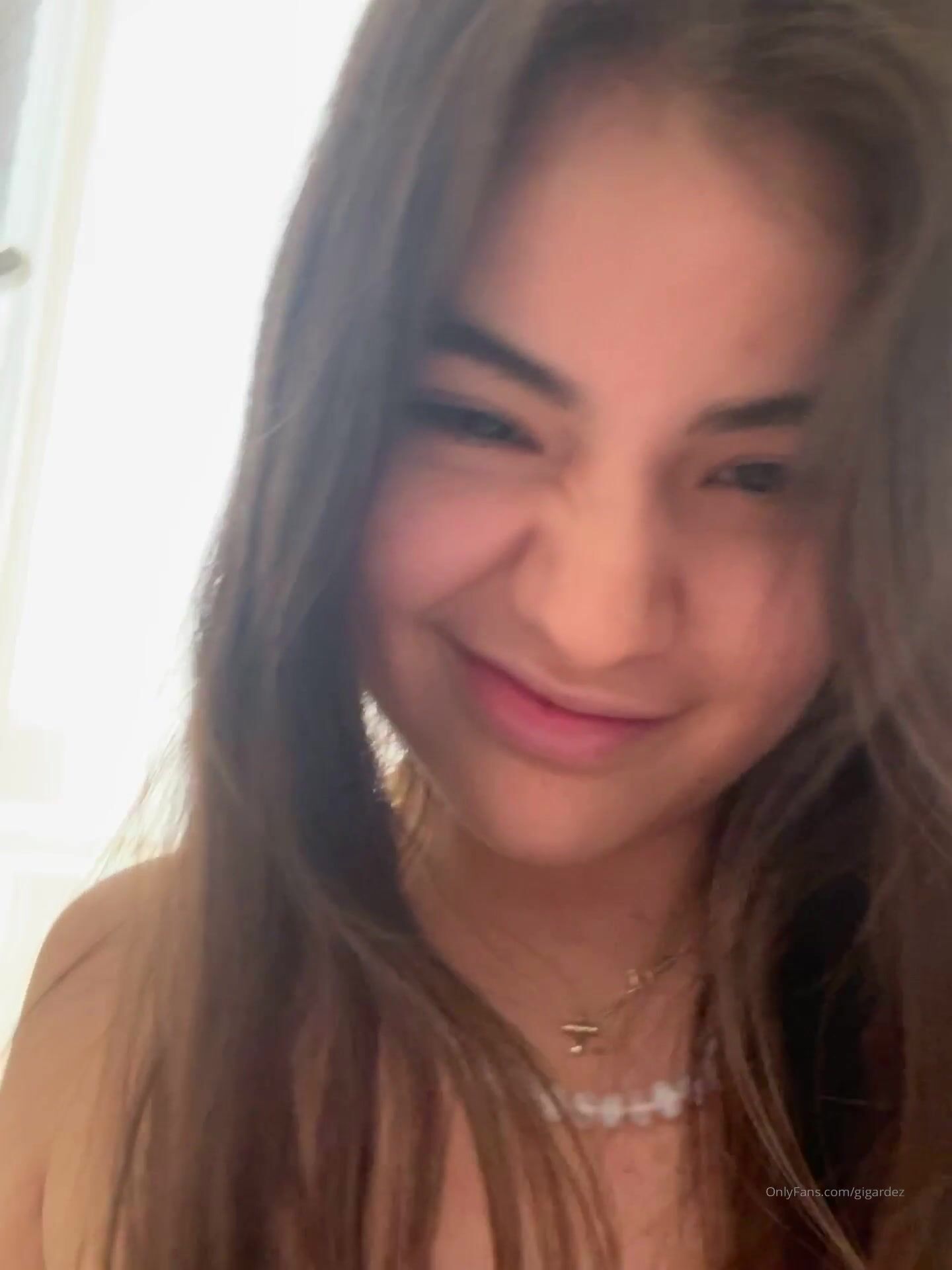 Bouncing Tits Of Gigardez