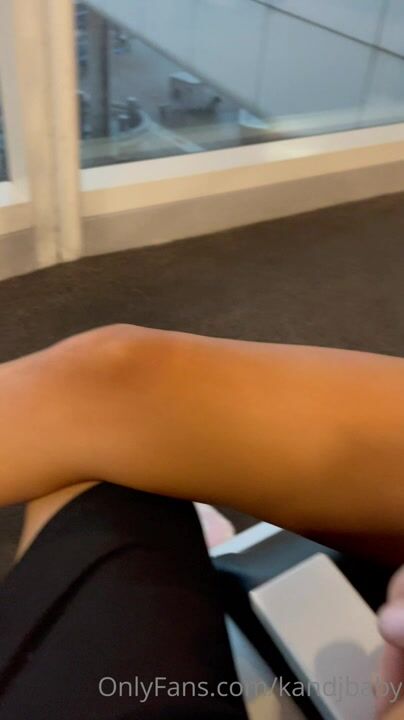 KandJBaby Gets Cumshot On The Ass After Handjob
