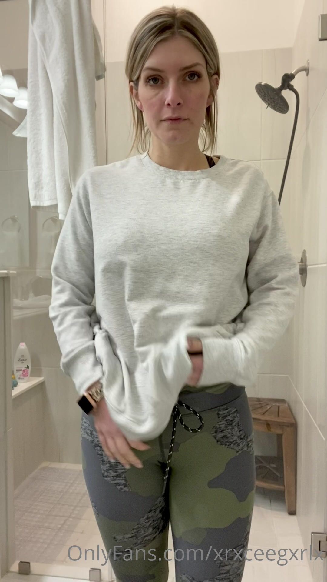 Xrxceegxrlx Masturbates With Showerhead