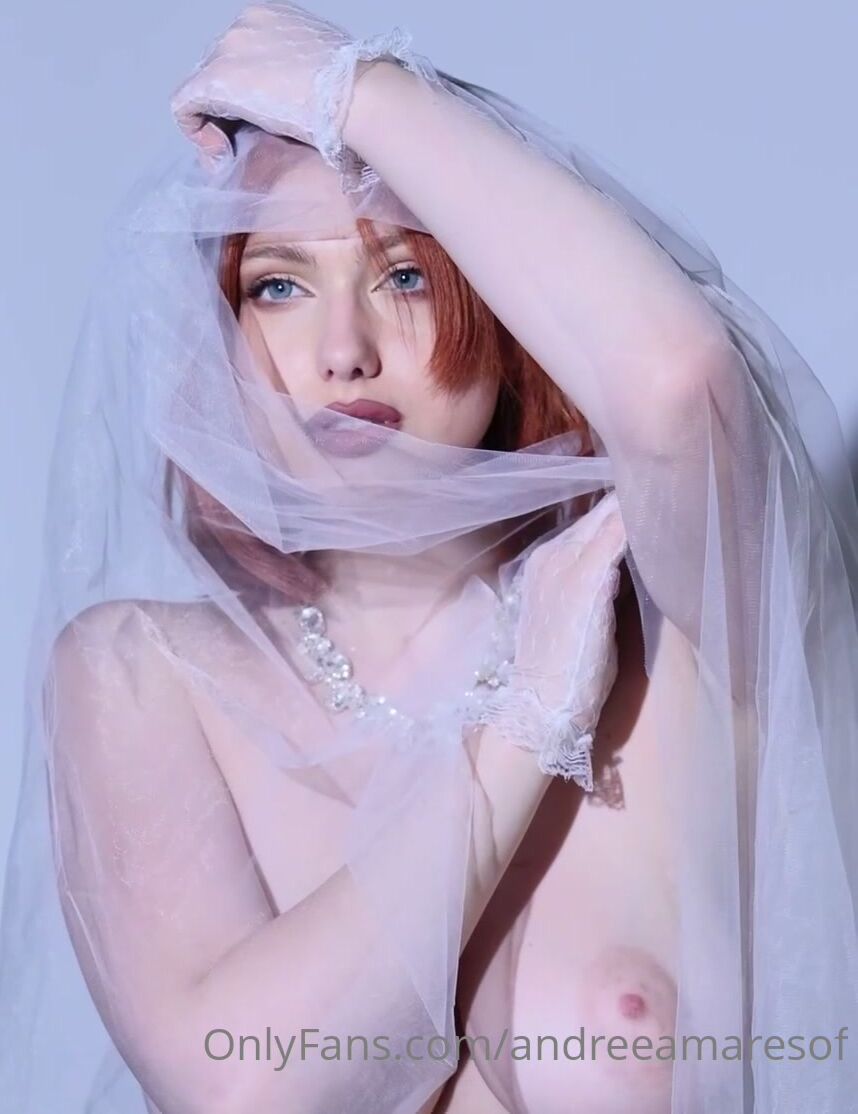 Erotic Photoshoot Of Redhead andreeamaresof