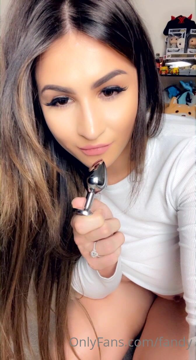 Fandy Wearing Buttplug And Showing Tits