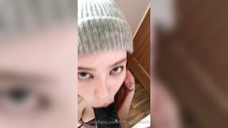 Okichloe Blowjob Practice With Dildo POV