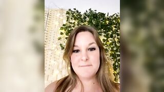 SwedishJennifer Stripchat livestream playing with her vibrator
