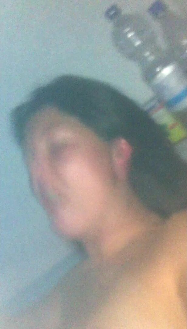 Melly zum Orgasmus gefickt