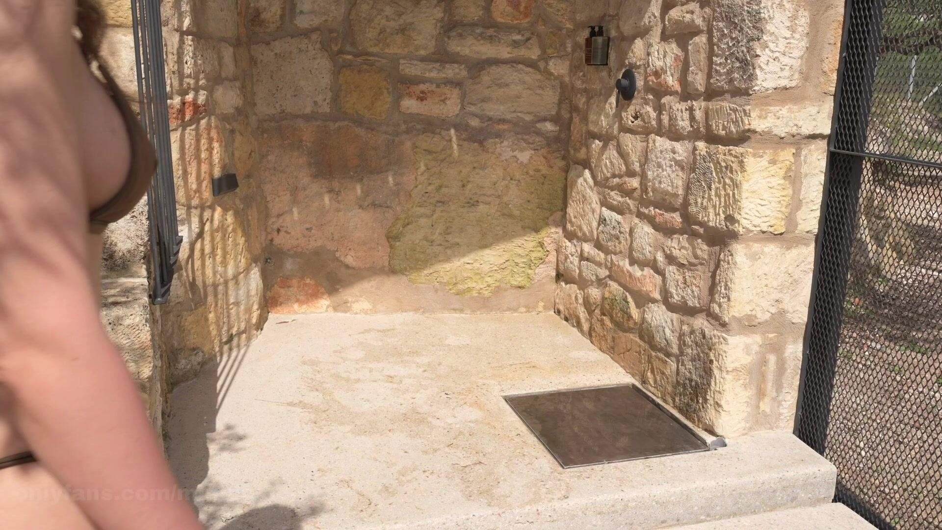 Mini Diva In The Outdoor Shower