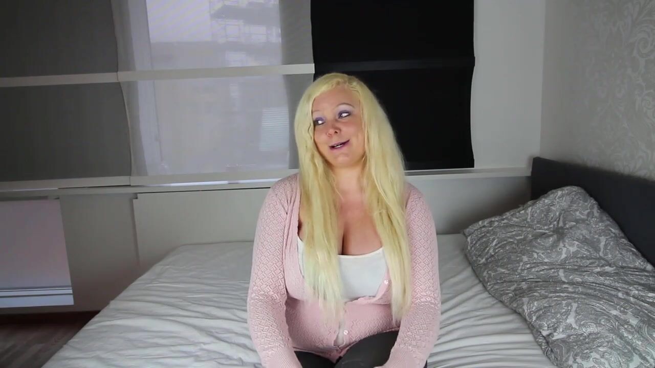 Swedish Barbieswede face fucked in 3some
